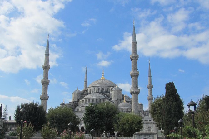 Istanbul: Blue Mosque & Hagia Sophia Small-Group Tour - Educational and Engaging Experiences