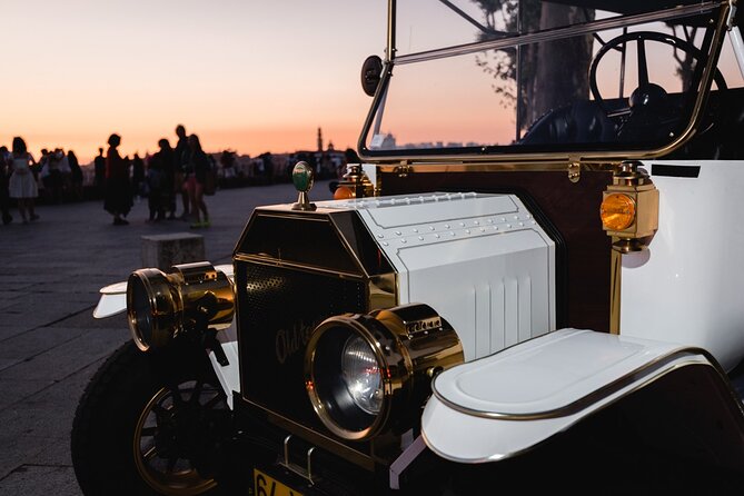 Private Vintage City Tour in a Ford T Electric - Navigating Porto and Gaia on a Private Tour
