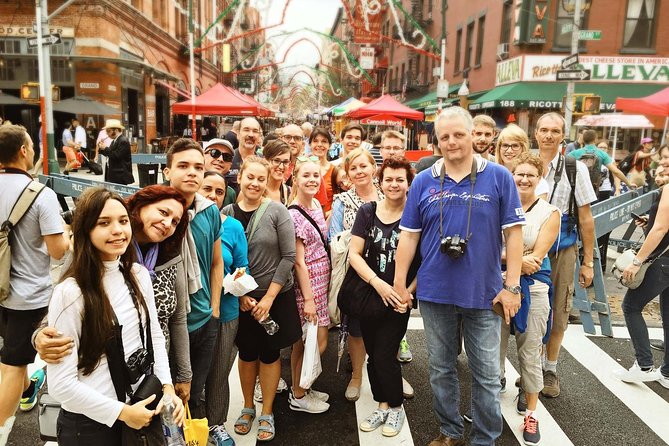 SoHo, Little Italy, and Chinatown Walking Tour in New York - Taking in the Cultural Experiences of Chinatown