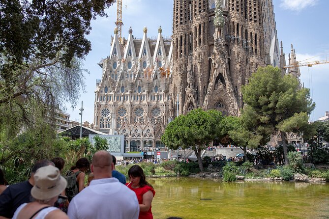 Barcelona 20 Best Sights With Local Guide on Bike/E-Bike - Key Points