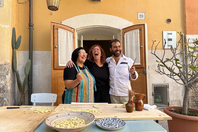 Bari Walking Tour With Pasta Experience - Key Points