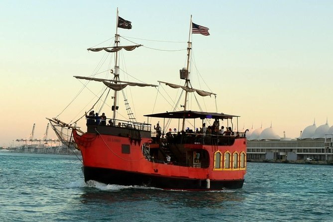 Miami Pirate Boat Tour: Skyline & Millionaires Homes - Key Points