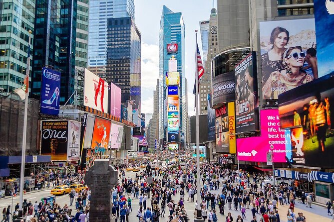 NYC Professional Photoshoot and Walking Tour With Private Guide - Key Points