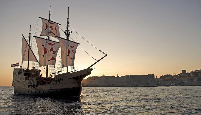 Panoramic Sunset Cruise From Dubrovnik - Key Points