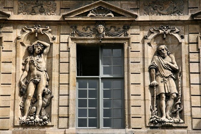 Paris: Charming Nooks and Crannies Bike Tour - Key Points