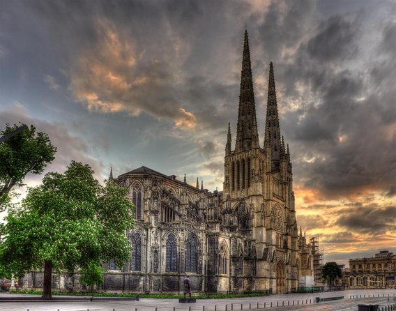 Private - Best of Bordeaux Walking Tour + Glass of Bordeaux Wine - Key Points