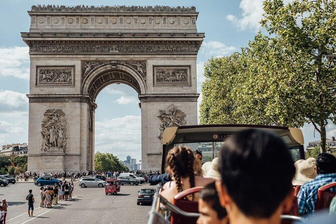 PRIVATE TOUR: Highlights & Hidden Gems of Paris With Locals - Key Points