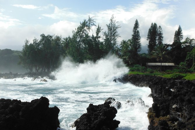 Road to Hana Luxury Limo-Van Tour With Helicopter Flight - Itinerary and Tour Details