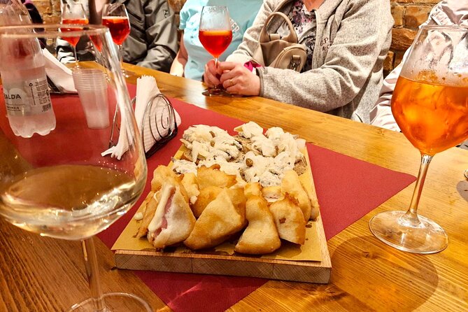 Venice: Jewish Ghetto & Cannaregio Area Food Tour: Pasta Wine Gelato and More! - Key Points