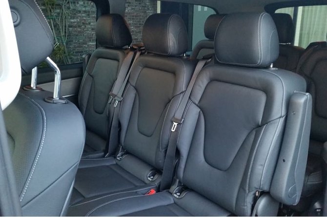 1-15 persons Taxi or Bus Transfer Amsterdam Airport to Dordrecht - Vehicles Designed for Comfort and Group Travel