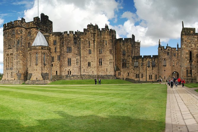 1 Day Alnwick Castle, Holy Island & Scottish Borders - Holy Island: A Spiritual and Historical Landmark