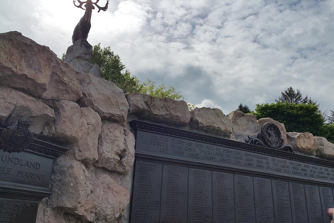1 day Canadian WW1 private tour including Vimy Ridge - Visiting the Givenchy Road Canadian Cemetery