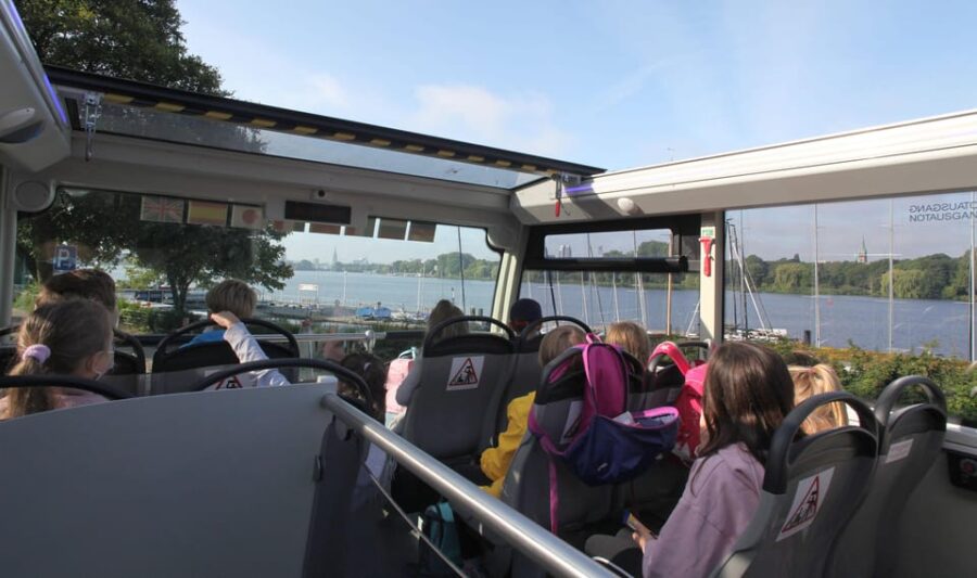 1-Day Hop-on/Hop-off Bus Tour of Hamburg Line D - Starting Point at Hamburg Central Station and Easy Boarding