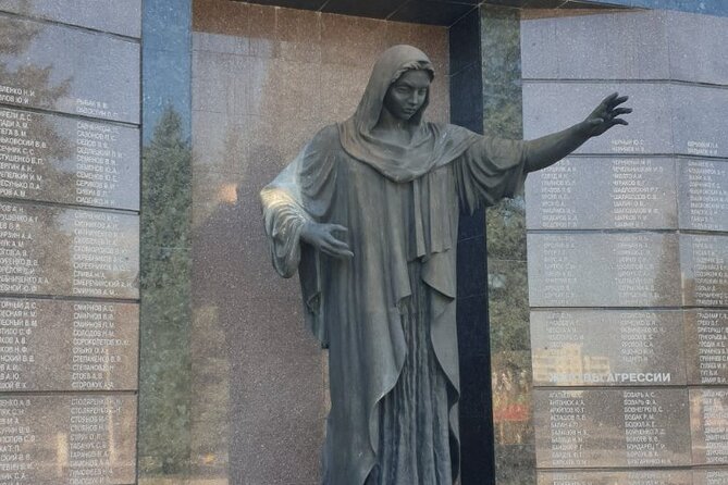 1 Day Moldova: Tour To Transnistria, Bender Fortresses - Discovering Tiraspol’s Soviet Monuments and Local Charm