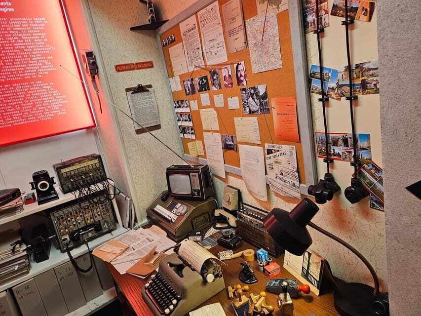 1-Hour Orientation Tour by Bus and Museum story of Prague - From Old Town Square to the Heart of New Town