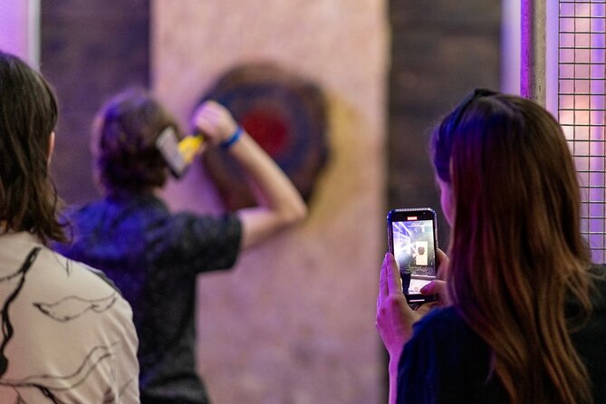 1 hour Private Axe Throwing Experience in Eastbourne - How the Private Axe Throwing Experience Works