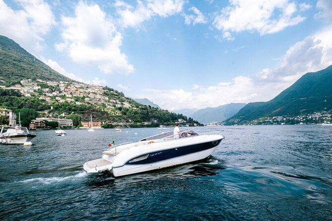 1 Hour Private Cruise on Lake Como Motoscafo Cranchi - The Experience of Passing by Villas and Famous Residences