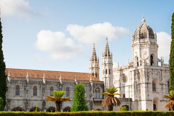 1 to 8 person private tour of Lisbon & Belém & Jerónimos - The Starting Point and Private Transport Convenience