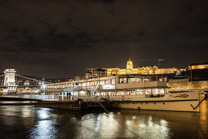 10PM Budapest Danube Cruise with Live Music & Food or Drinks - The Experience of Live Folk Music