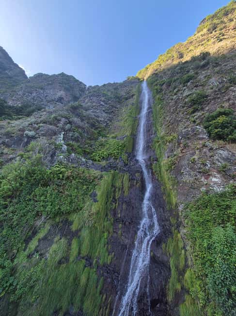 2-Day Madeira Tour: East & West with Local Guide & Tastings - The Rich Cultural East: From Pico do Arieiro to Ponta de São Lourenço