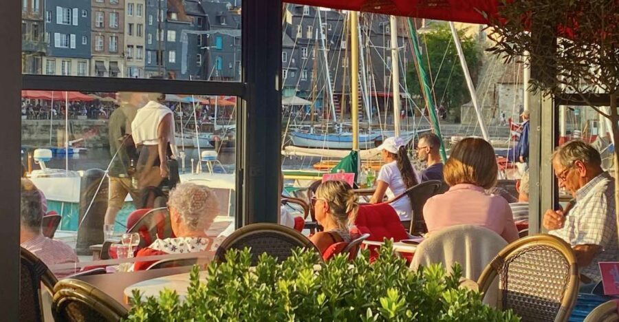 2-day Private Mont Saint-Michel, D-Day, Normandy by Mercedes - Exploring the Iconic Chalk Cliffs of Etretat