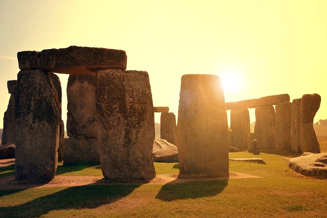 2-Day Windsor, Stonehenge, Bath & Oxford Tour Including Admission - Visiting Stonehenge: Ancient Monument and Visitor Center