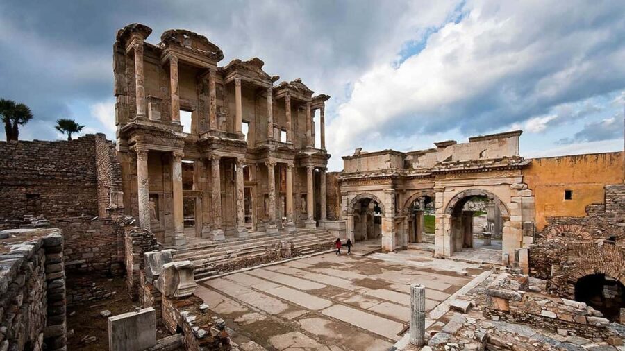 2 Days Ephesus and Pamukkale Tour from Istanbul with Flights - Touring the Ancient City of Ephesus