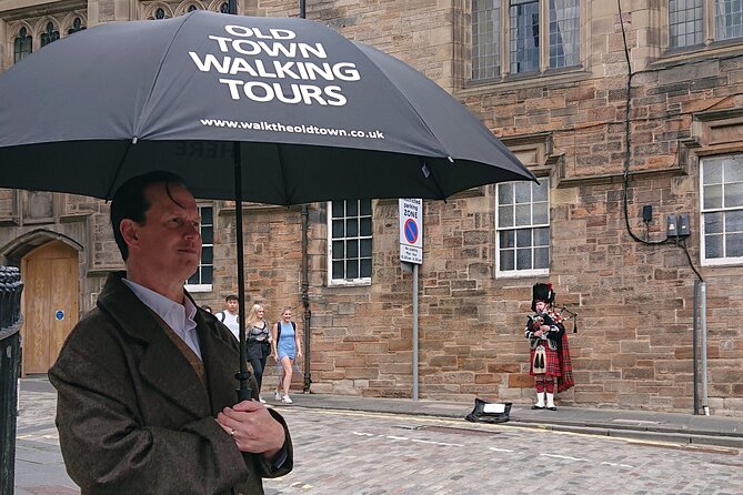 2-Hour Historical Walking Tour Discovering Edinburgh's Old Town - Exploring Edinburgh’s UNESCO World Heritage Old Town