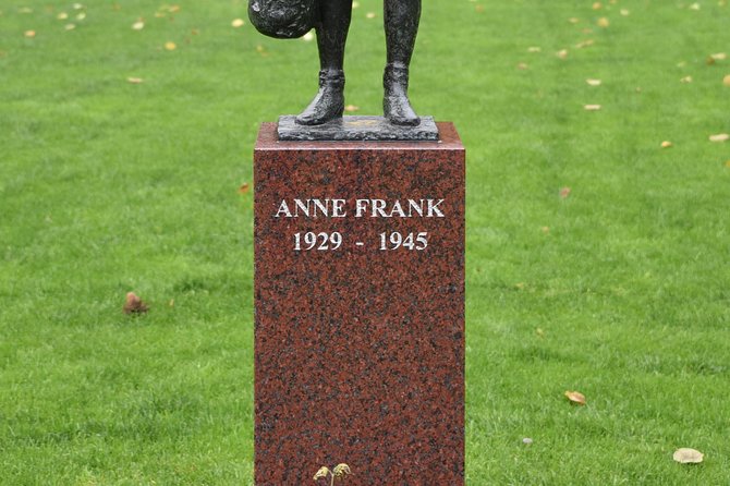 2-Hour Private Anne Frank Walking Tour with Drink - Cancellation Policy and Planning