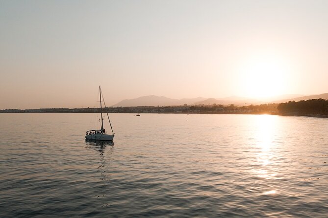 2 Hour Private Sailing Charter in Marbella - The Beneteau Oceanis Bliss Yacht’s Features