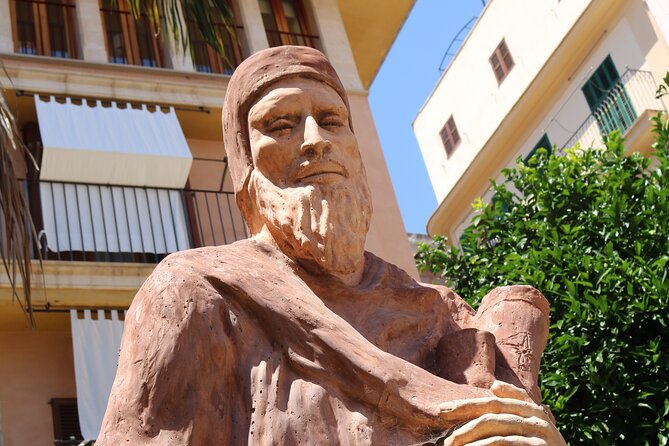 2-Hour Private Walking Tour Through Palmas Jewish Quarter - Practical Details: Meeting Point and Tour Pacing