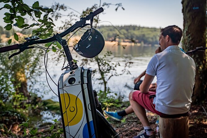 2-hour walk - Castles and vineyards - The Historic Porte Saint-Jacques Towers