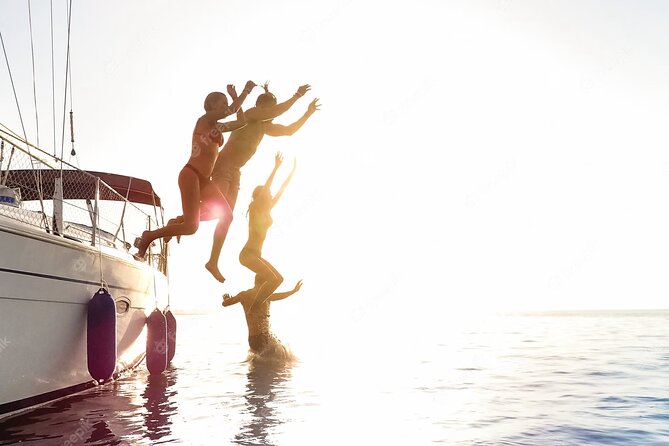 2-Hours Barcelona Sunset Sailing Tour - Exploring Barcelona’s Most Famous Landmarks from the Water