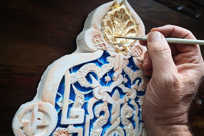 2 hours Craft workshop "The Alhambra with your hands" - Learning Arabic Decoration Techniques in Granada
