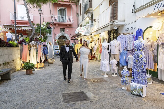 2 Hours Professional photo shoot around Positano - Starting Point at Piazza dei Mulini in Positano