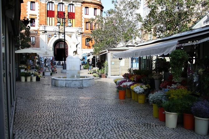 2 Hours Tour around Cádiz: History, anecdotes and curiosities - Exploring Cádiz’s Old Town at the Town Hall and Roman Theatre