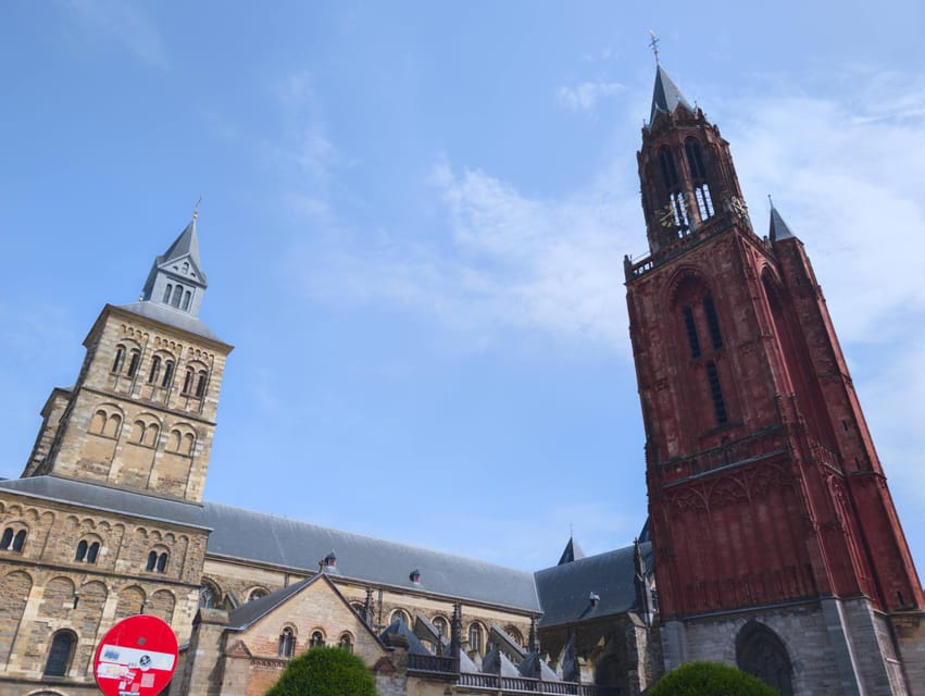 2H Walking Tour Maastricht - The Basilica of Saint Servatius: A Central Landmark