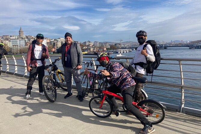 3-Hour Private Bike Tour in Istanbul - The Bustling Atmosphere at Eminönü