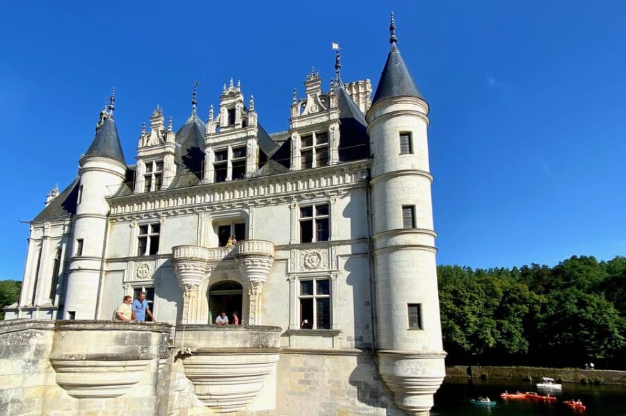 3 Loire Castles Live Guided Small group by minivan Winery - Departure and Pickup from Paris in Style