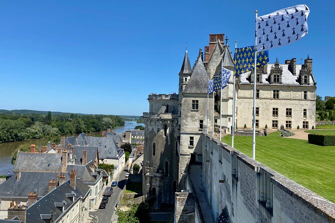 3 Loire Castles Live Guided Small group trip by minivan Winery - Exploring Château de Chambord: The Renaissance Masterpiece