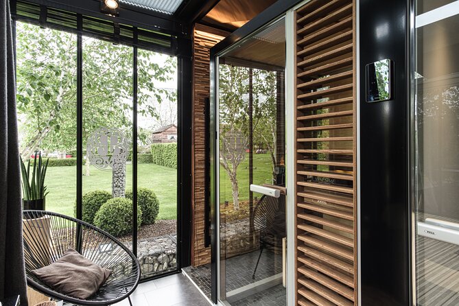 30-minute Relaxing Treatment in Burgundy - How the Burgundy Vine Extracts Elevate Your Massage