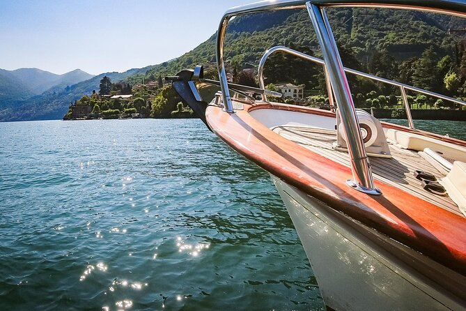 3H Private Cruise on a beautiful wooden speedboat on Lake Como - Comfortable and Authentic Wooden Speedboat Experience