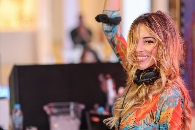 4 Hour Day Party at Beach Clubs in Mykonos - Visiting Super Paradise Beach: The Iconic Party Destination