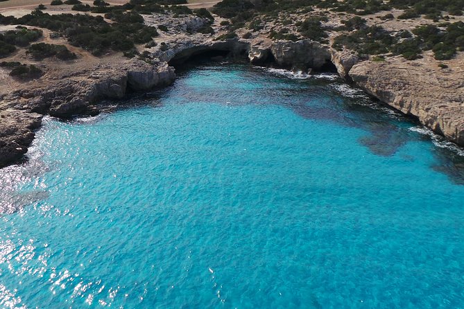 4 Hour Luxury Private Motor Yacht Jeanneau NC33 Latchi Akamas - The Jeanneau NC33 Yacht: Design and Comfort