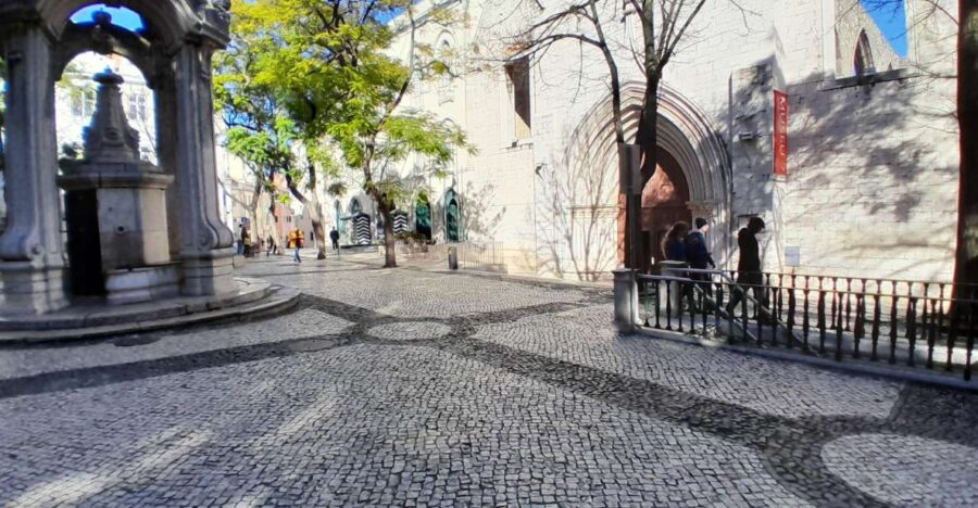 4-Hours Lisbon sightseeing highlights Tour - Starting at the Bustling Time Out Market Lisboa