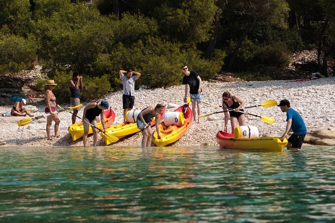 4 Hours Sea Kayaking from Komia - The Starting Point: Komiza’s Meeting Location