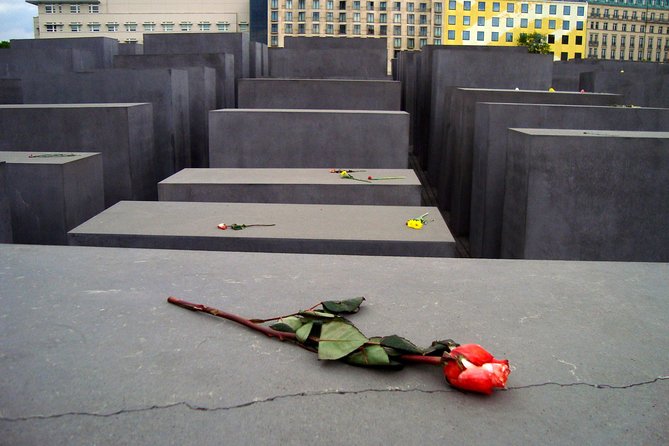 4 hours tour "The Best of Berlin" - Discover Berlin’s Most Famous Landmarks and Memorials