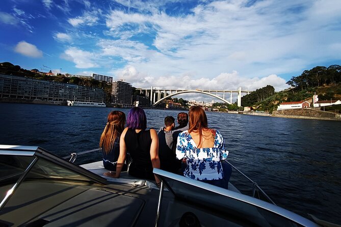 6 Bridges, Unshared,1h30m, sunset option, group price up to 6px - Navigating the Douro River from Porto’s Riverside