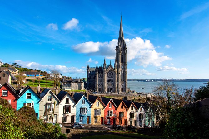 6-day All Ireland & Northern Ireland Rail Tour from Dublin - Visiting Bunratty Castle and the Cliffs of Moher