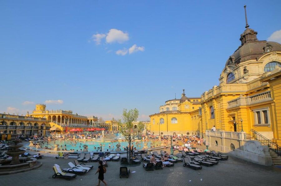 6 hour Budapest walking tour - From the Castle Hill to the Chain Bridge